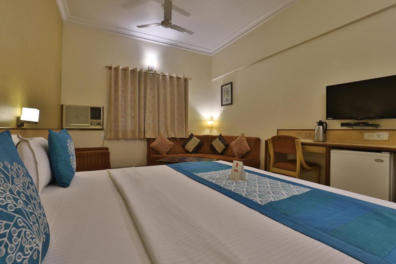 Capital O 1338 Hotel Harmony Rajkot Buitenkant foto